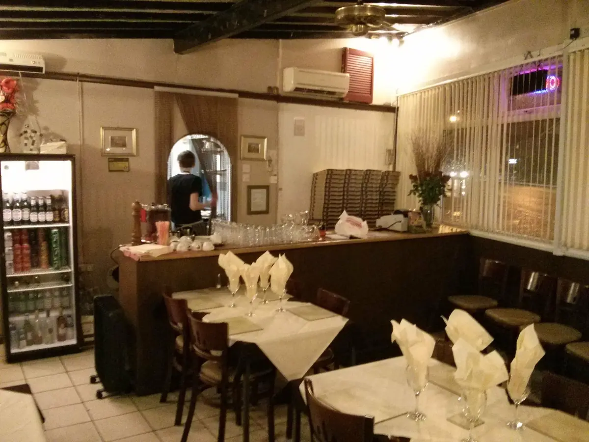 Peppe's Pizzeria photo (photo 2 of 3)