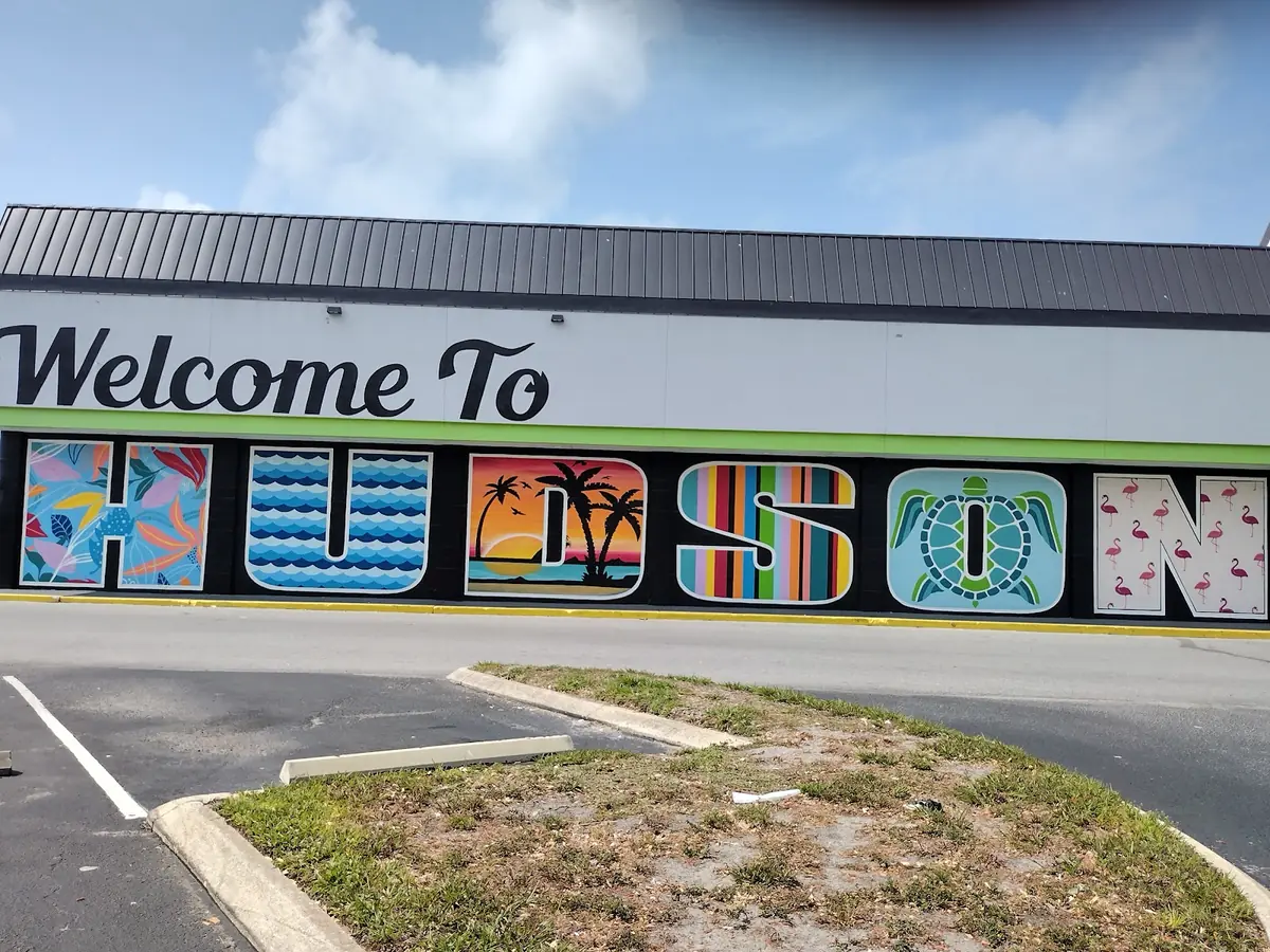 Hudson Square — Shopping Malls in Hudson