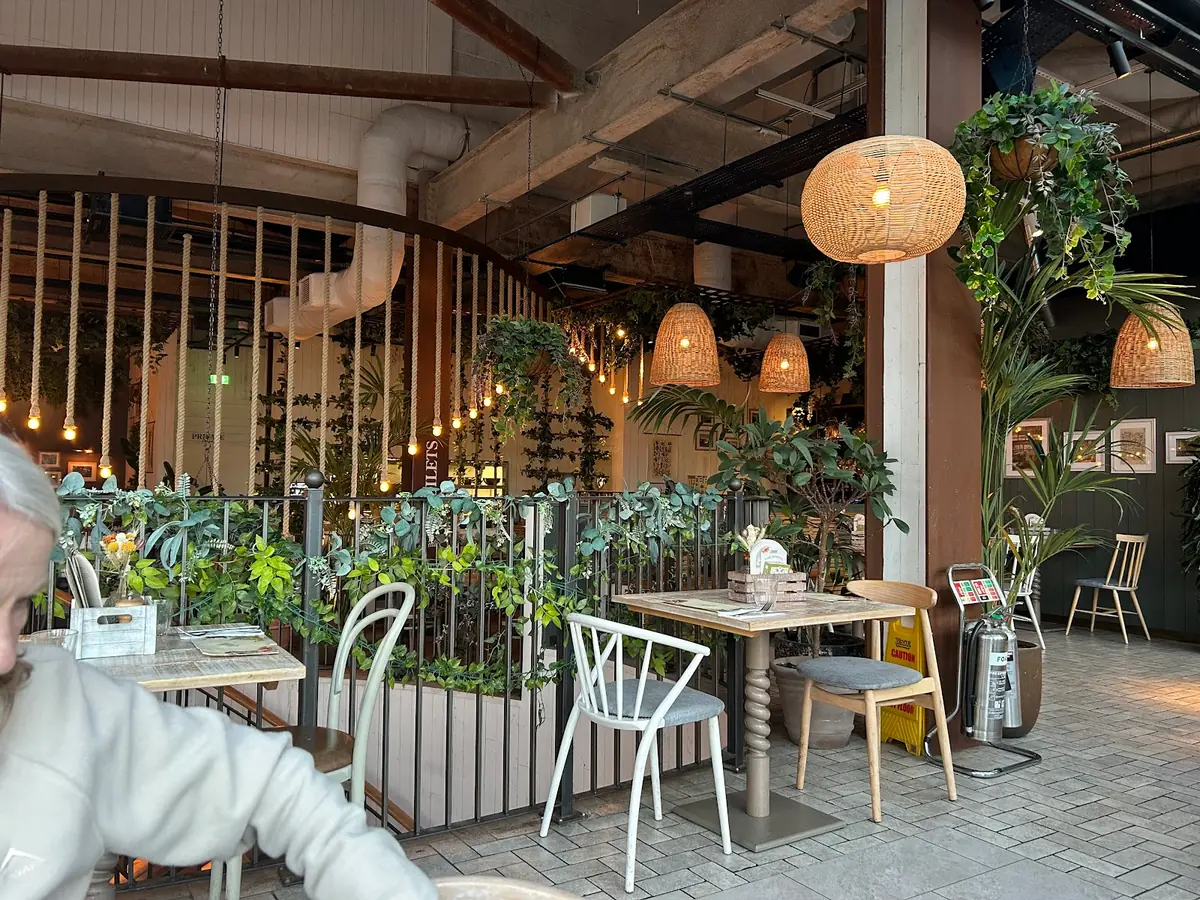 The Botanist Cardiff photo (photo 2 of 3)
