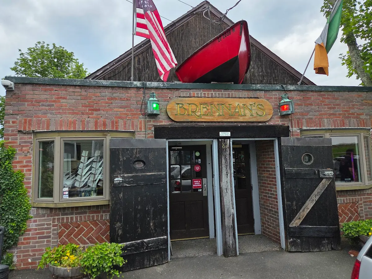 Brennan's By The Beach — Bars in Stamford