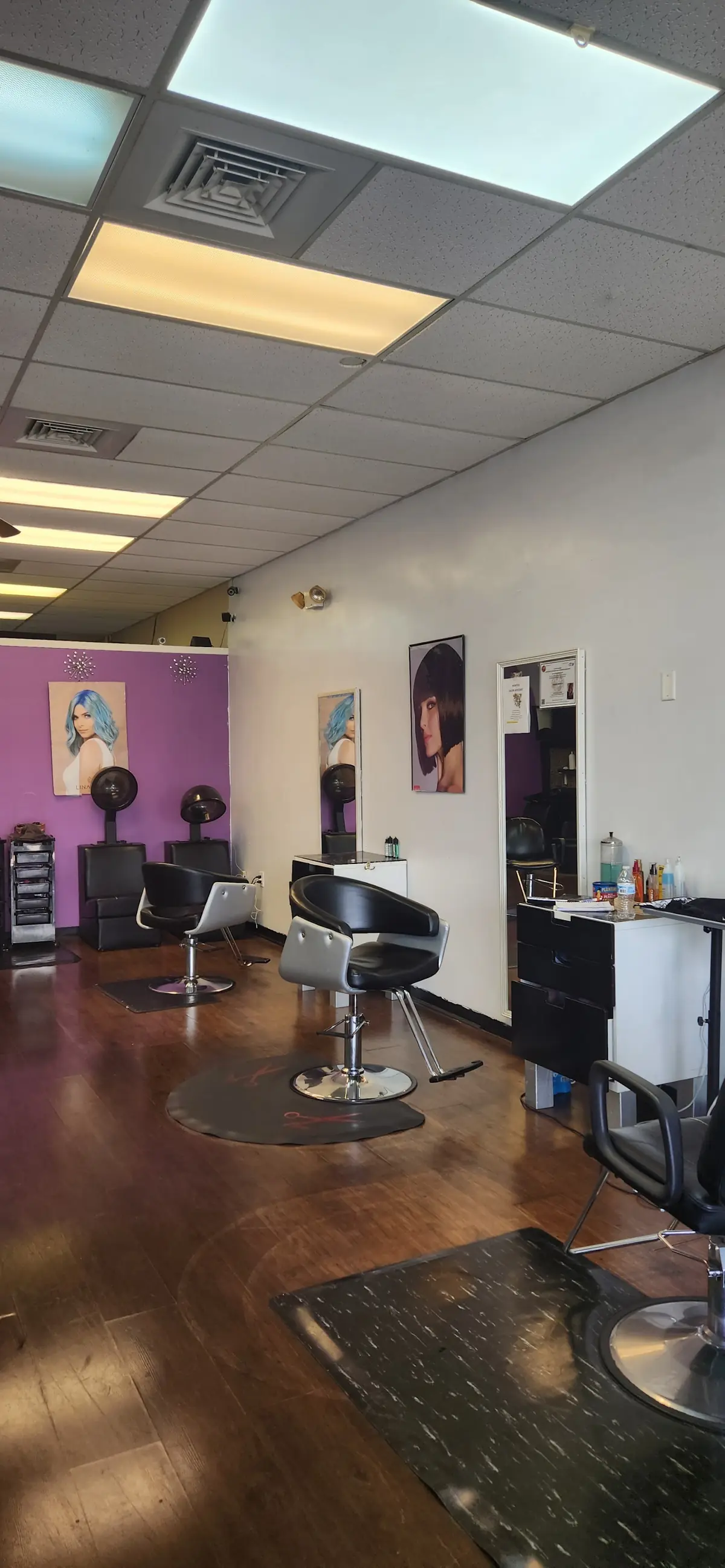 Maria DR Salon photo (photo 3 of 3)