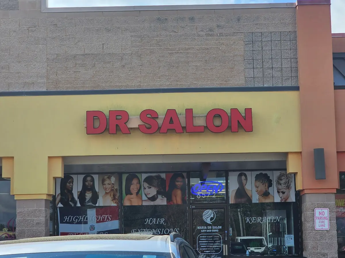 Maria DR Salon photo (photo 1 of 3)