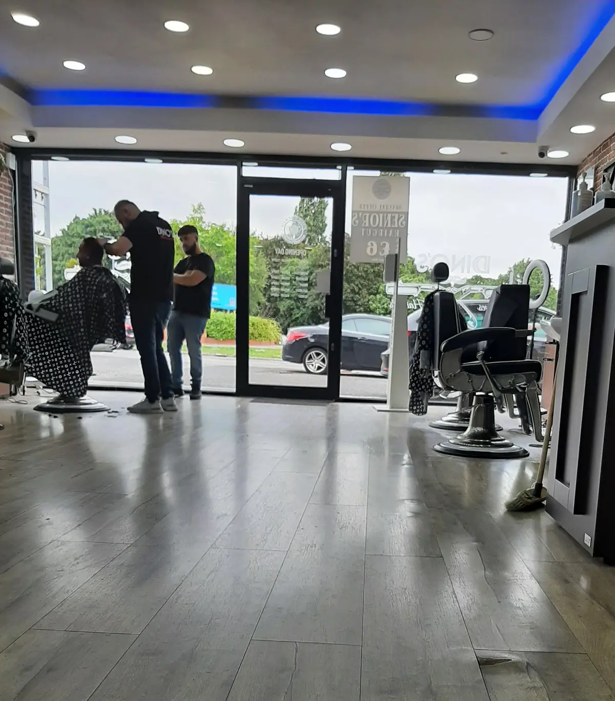 Dinos hair studio photo (photo 2 of 3)