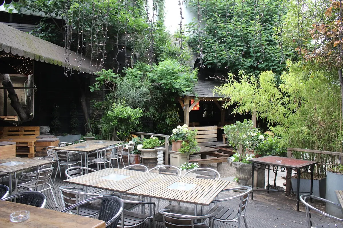 Garden Bar & Grill photo (photo 1 of 3)