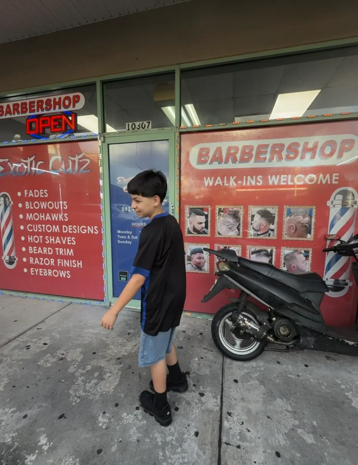 Exotic cutz Barbershop photo (photo 1 of 3)