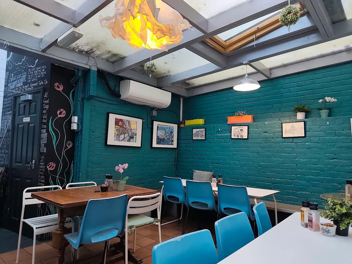 Oliver's Village Café photo (photo 1 of 3)