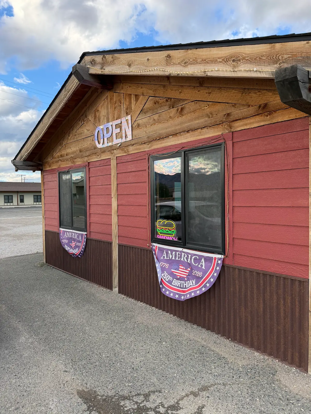 Full Belli Deli