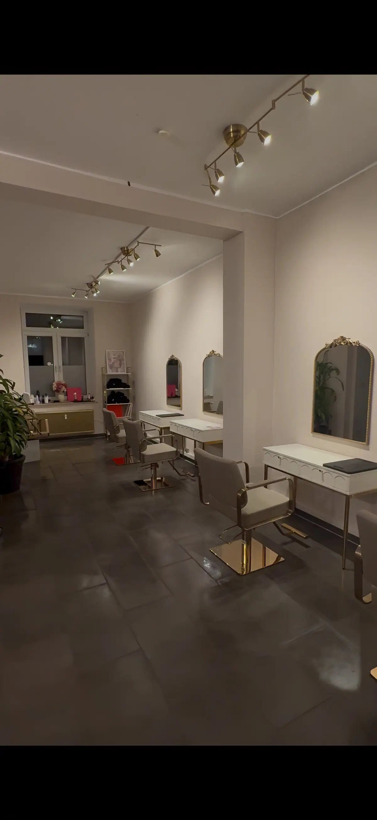 Salon Leidenschaft photo (photo 1 of 3)