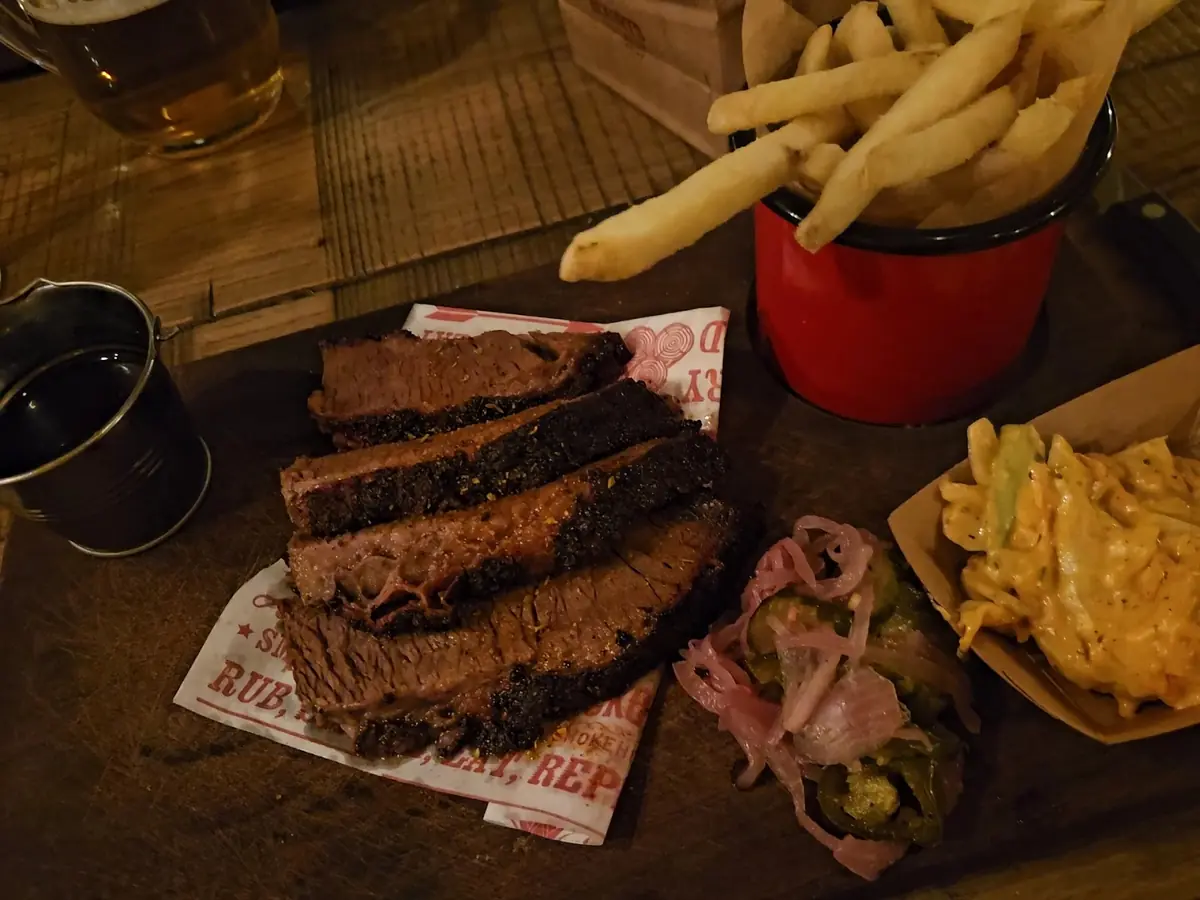 Hickory's Smokehouse York photo (photo 1 of 3)