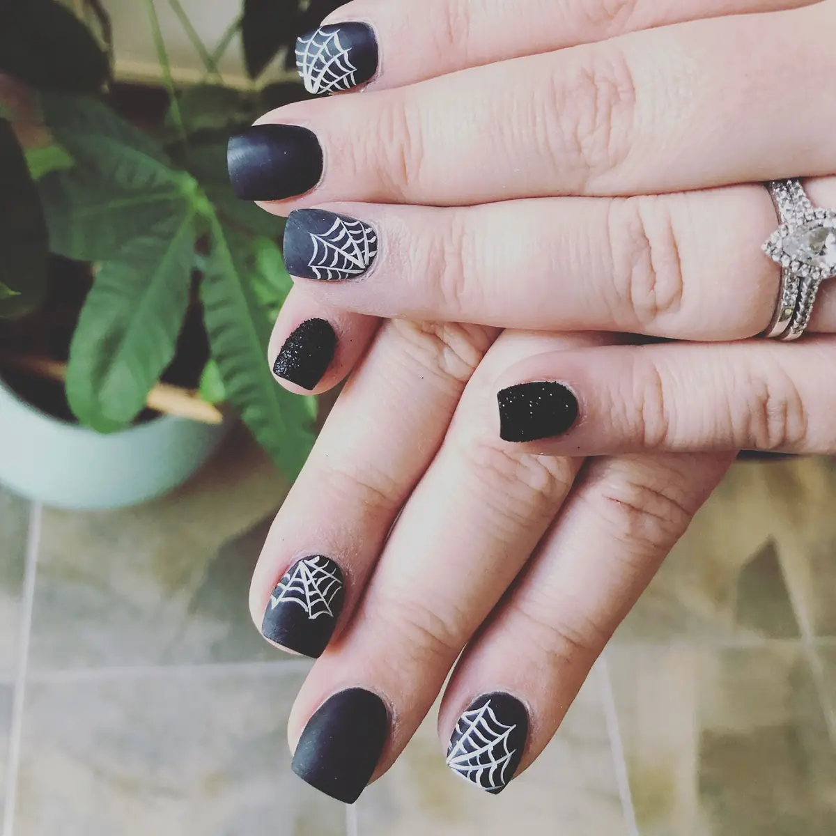 Lola Vie Nail Spa photo (photo 2 of 3)