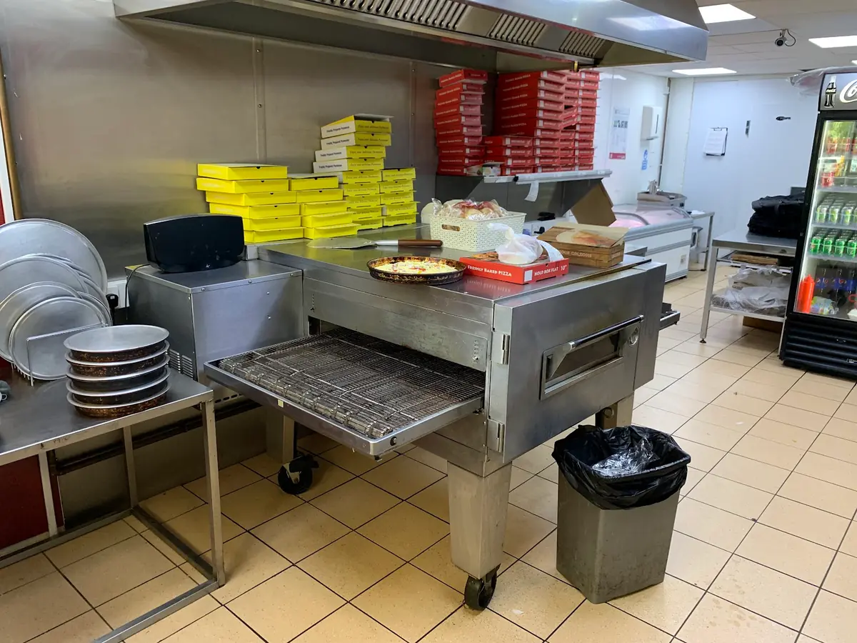 Tasties Pizzeria photo (photo 2 of 3)