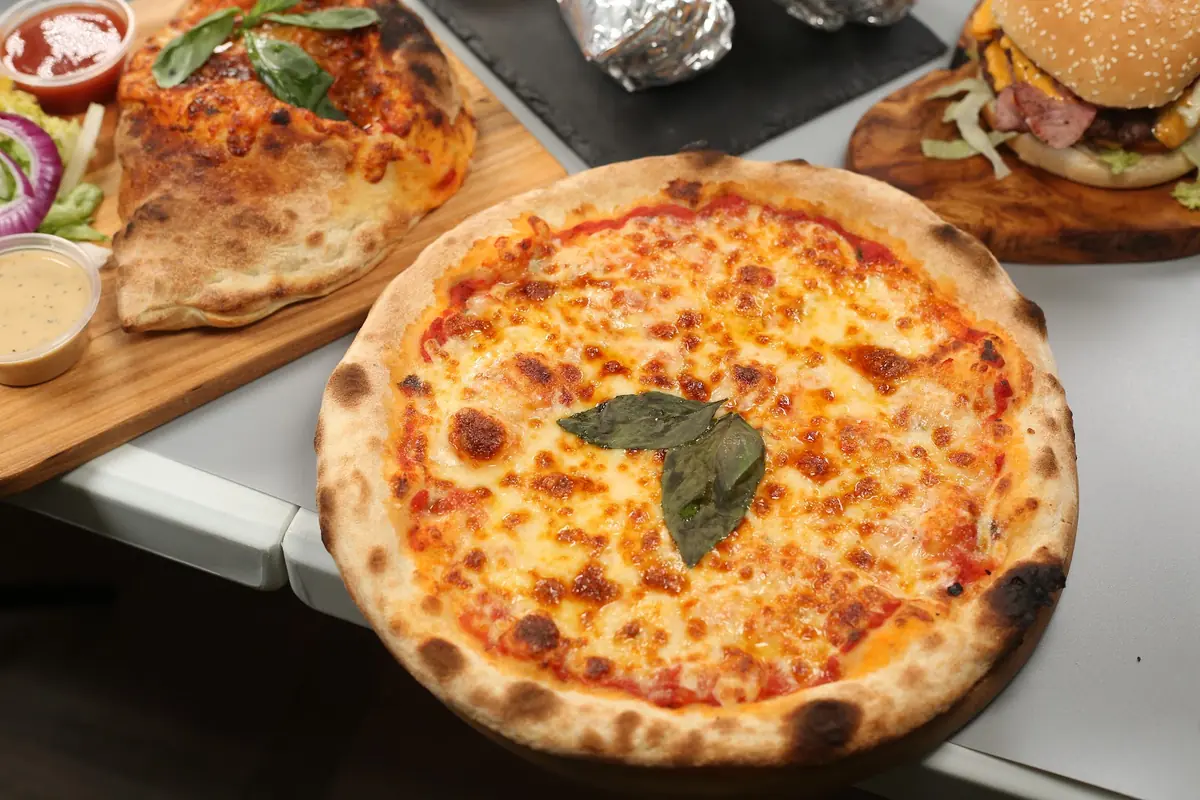 Braw Burgers and Pizzas