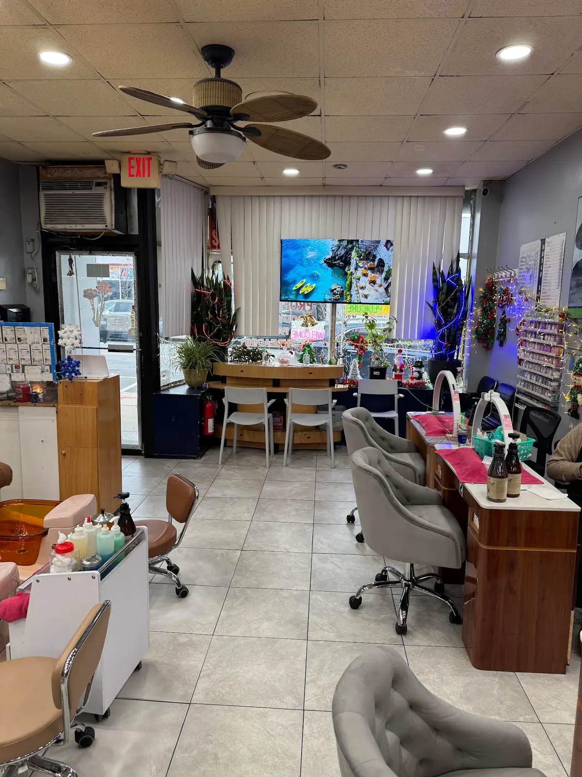 Mai's Nail Salon photo (photo 3 of 3)