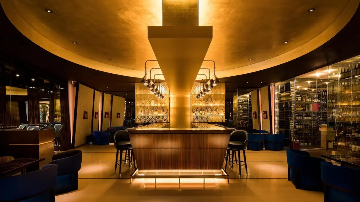 Mandarin Bar photo (photo 1 of 3)