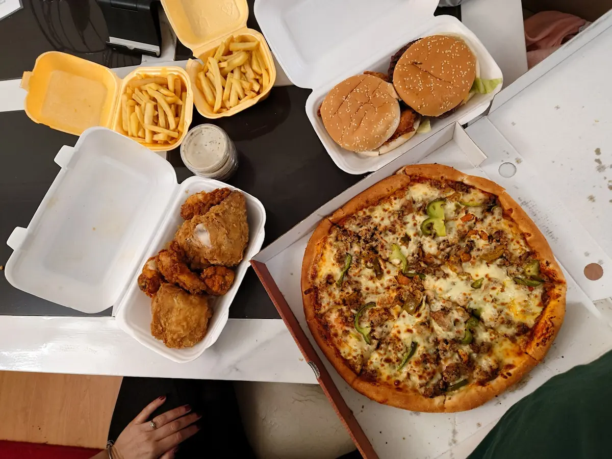 Raja's Pizza Bar photo (photo 3 of 3)