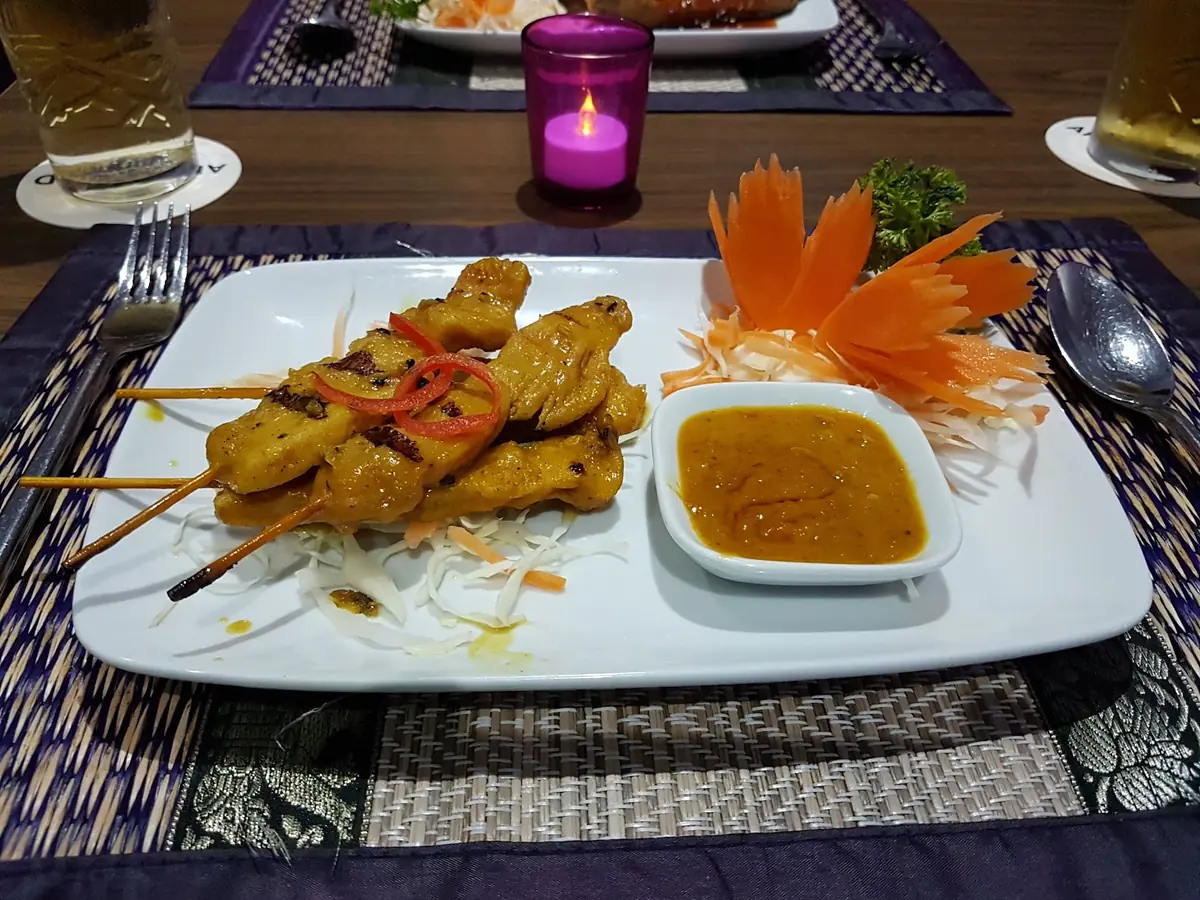 JT’S Bar and Thai Kitchen photo (photo 2 of 3)
