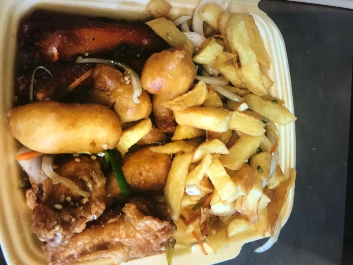 Golden Dragon - Chinese & EnglishTakeaway photo (photo 3 of 3)