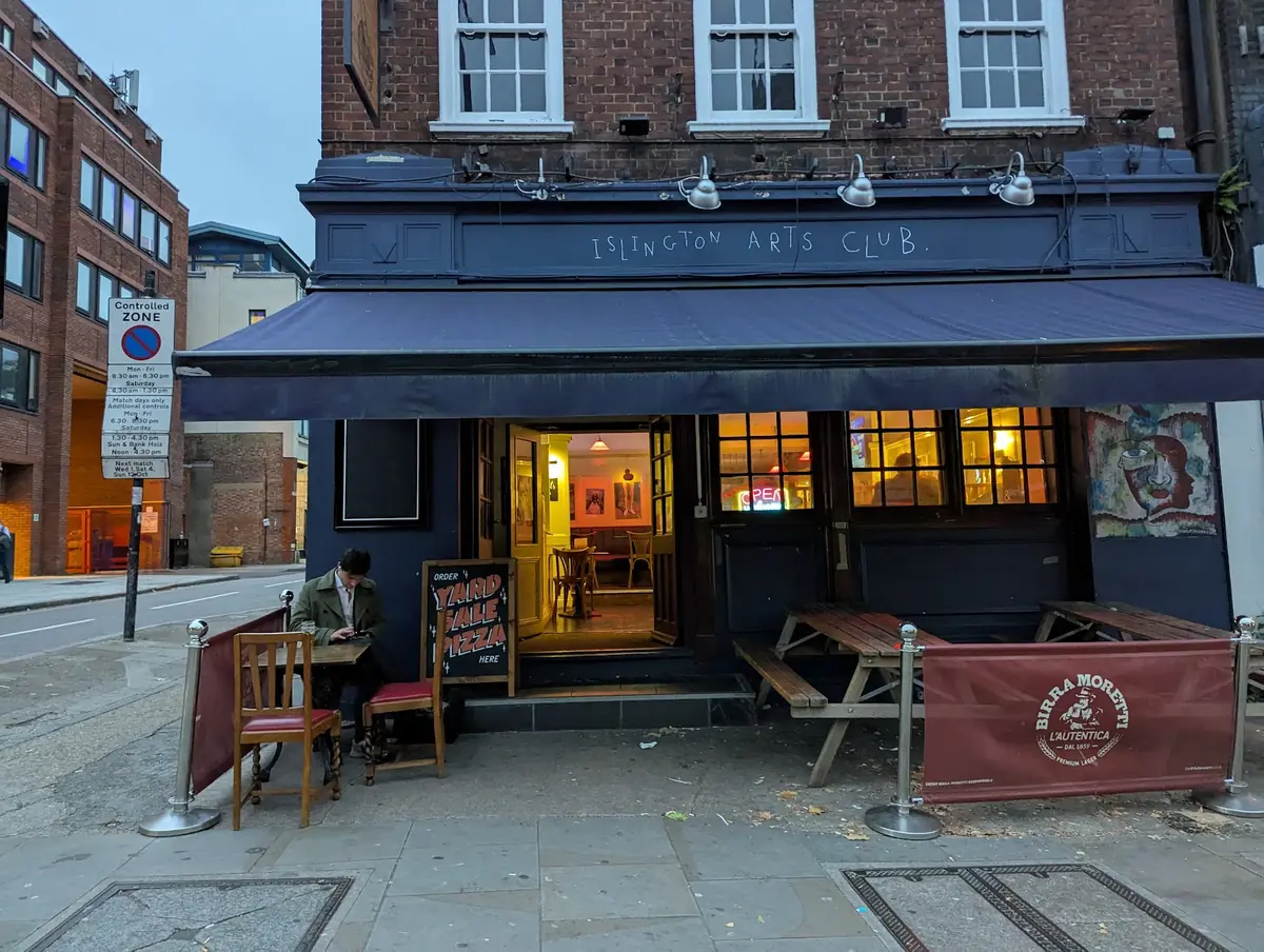 Islington Arts Club — Bars in London