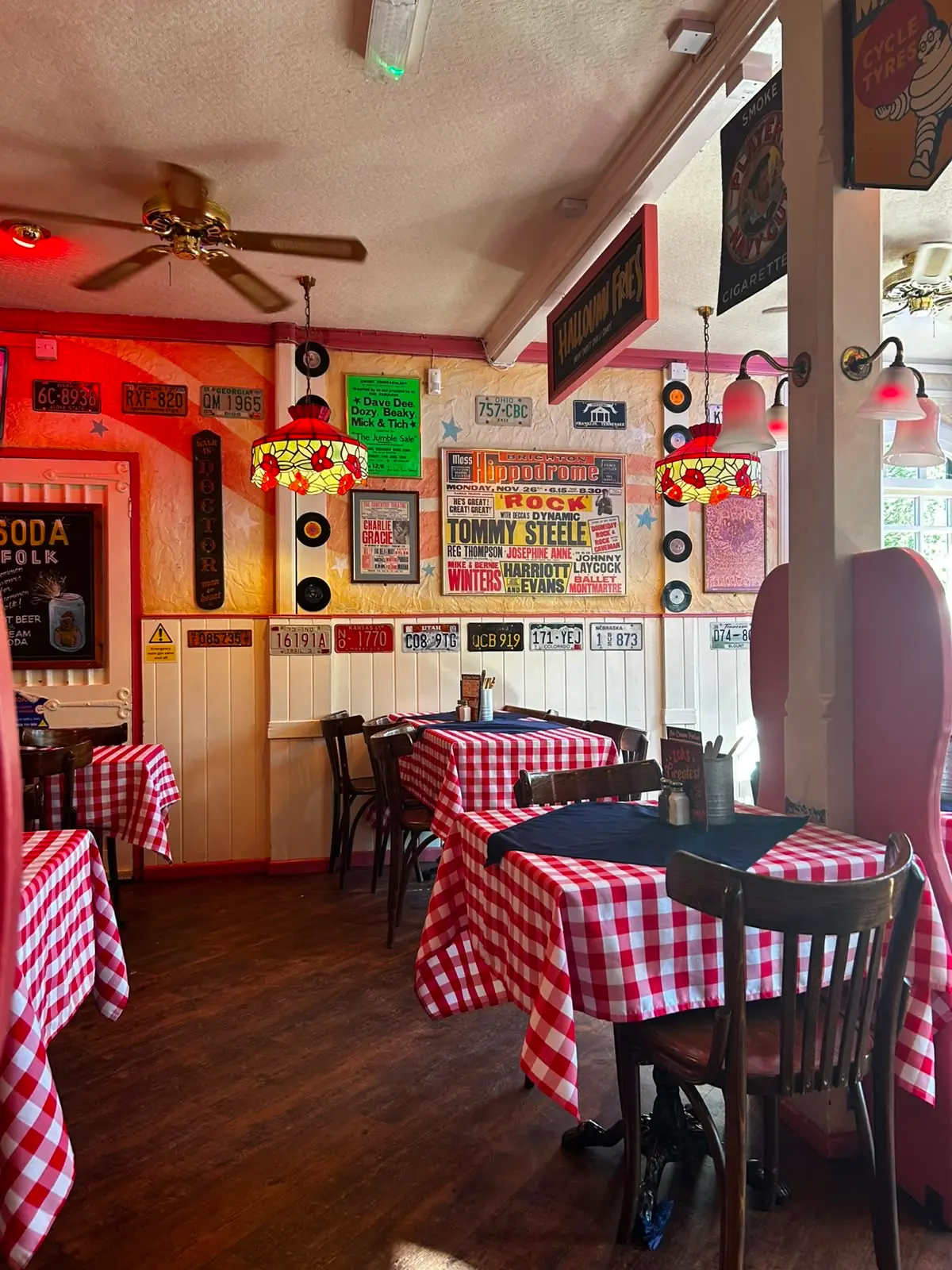 Zaks Mousehold Diner — American Restaurants in Mousehold Heath