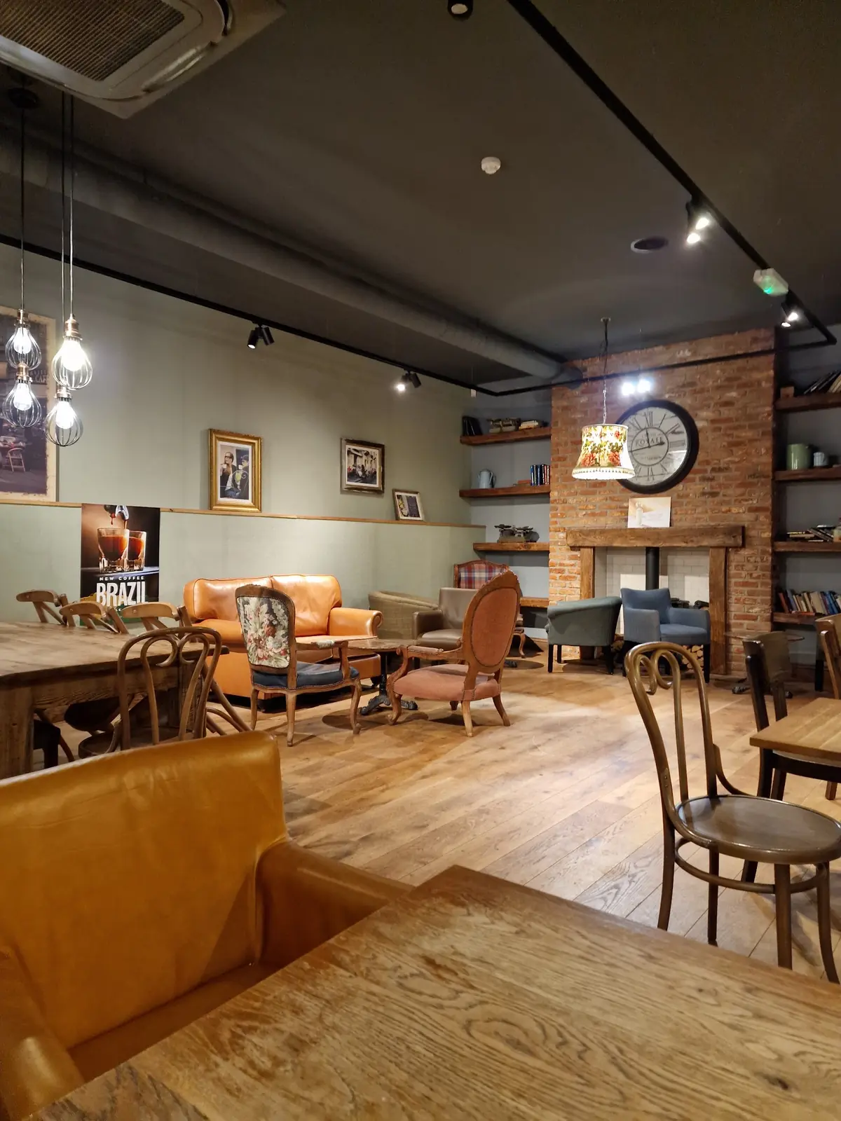 Inside Caffè Nero, Enniskillen