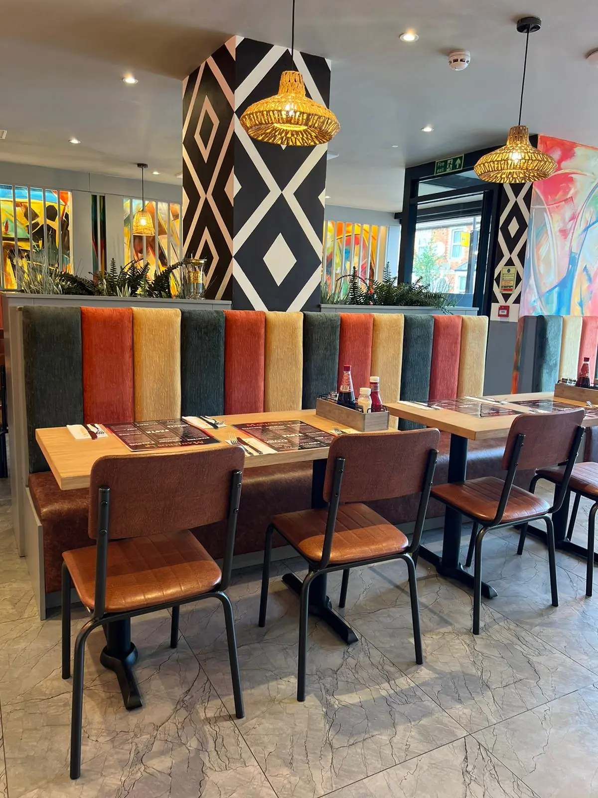 Manjaros - Restaurant in Southall