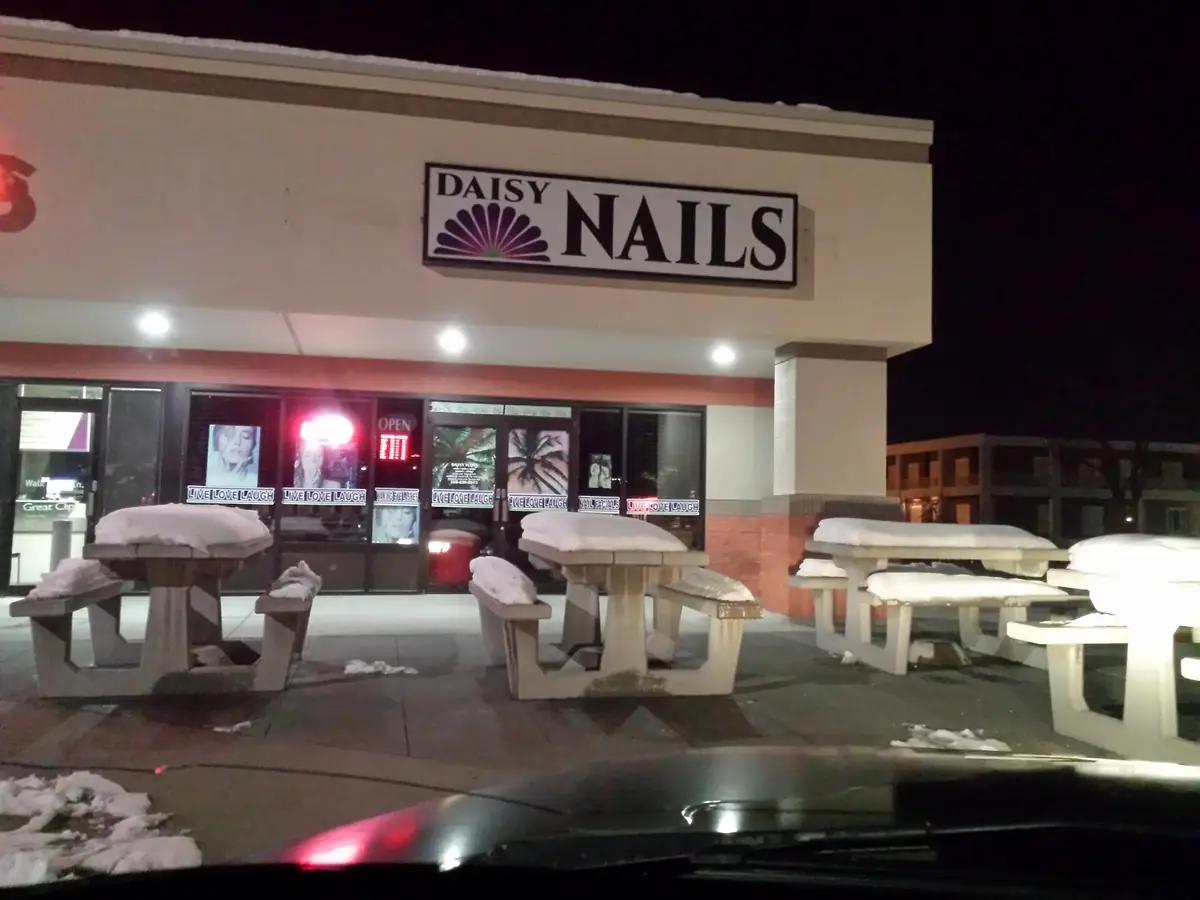 Daisy Nails photo (photo 1 of 3)