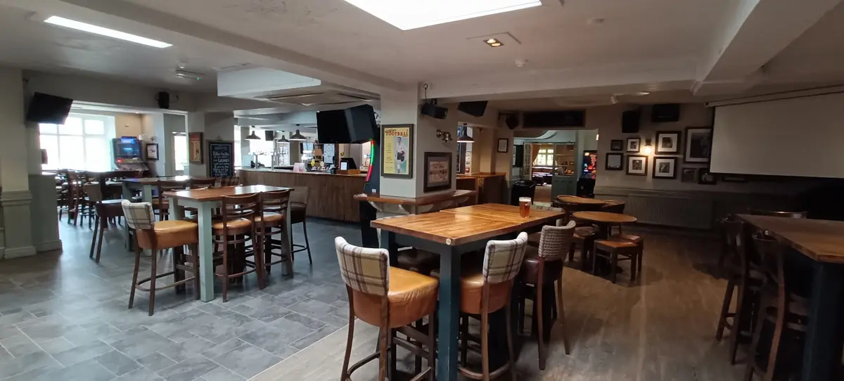 The Beehive, Carterton — Bars in Carterton