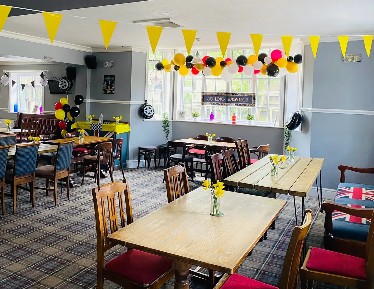 Inside The Royal Queen, Grantham