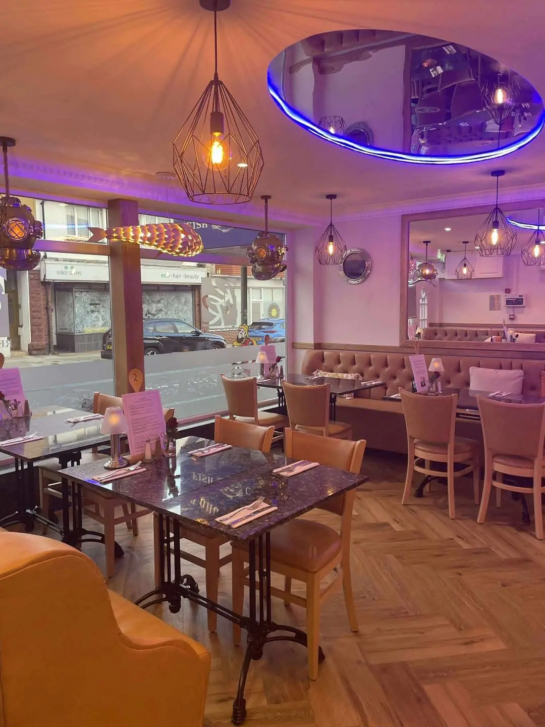 Roy's Restaurant