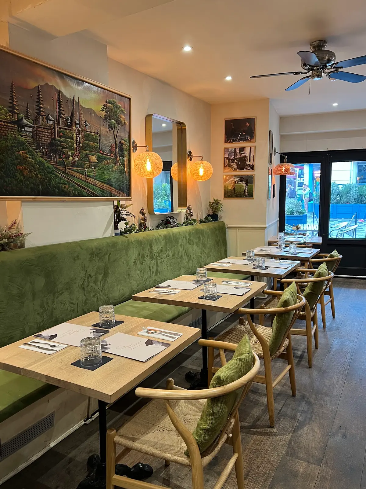 MOONLIGHT Pan Asian Cuisine photo (photo 1 of 3)