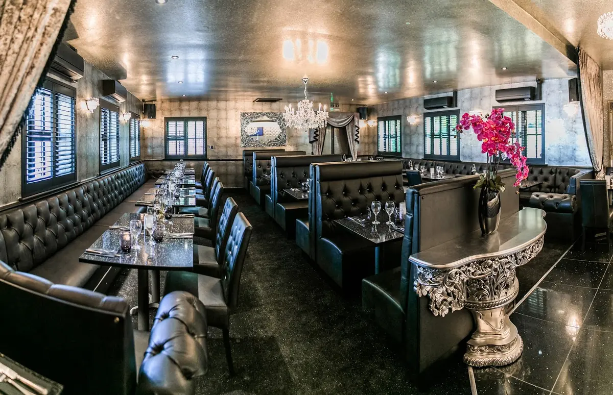 Arens at The Six Bells - Restaurant & Event Venue — Bar & grills in Ruislip