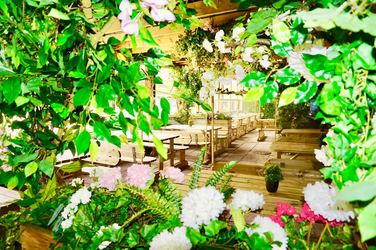 Arens at The Six Bells - Restaurant & Event Venue photo (photo 2 of 3)