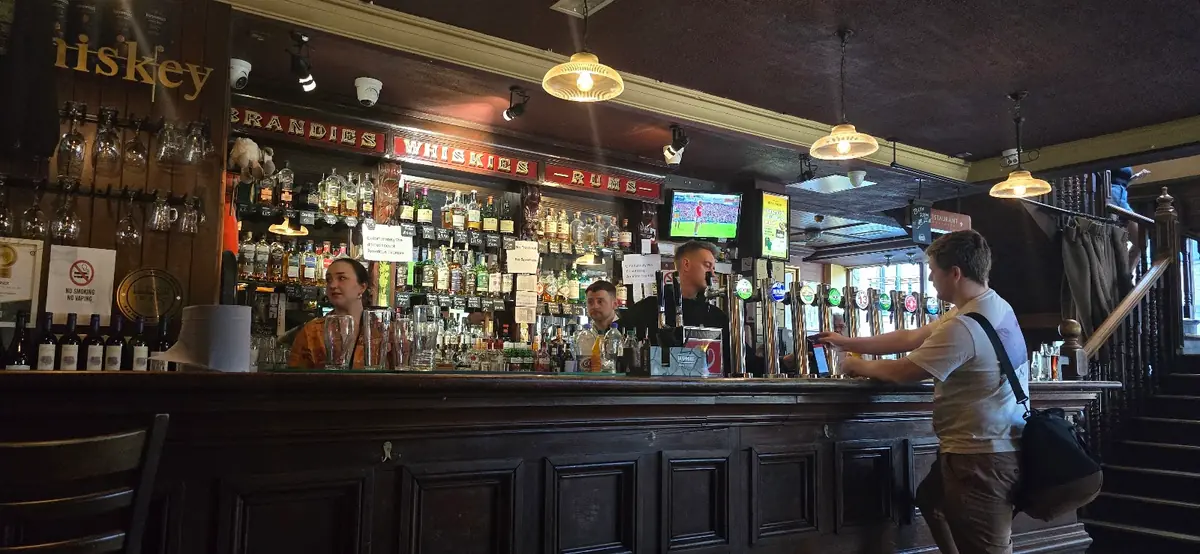 McHughs Bar & Restaurant photo (photo 1 of 3)