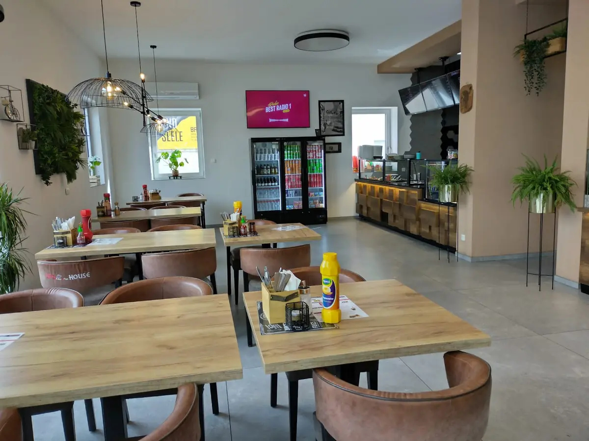 UFO Kebap & Pizza House — Restaurants in Krumbach Schwaben