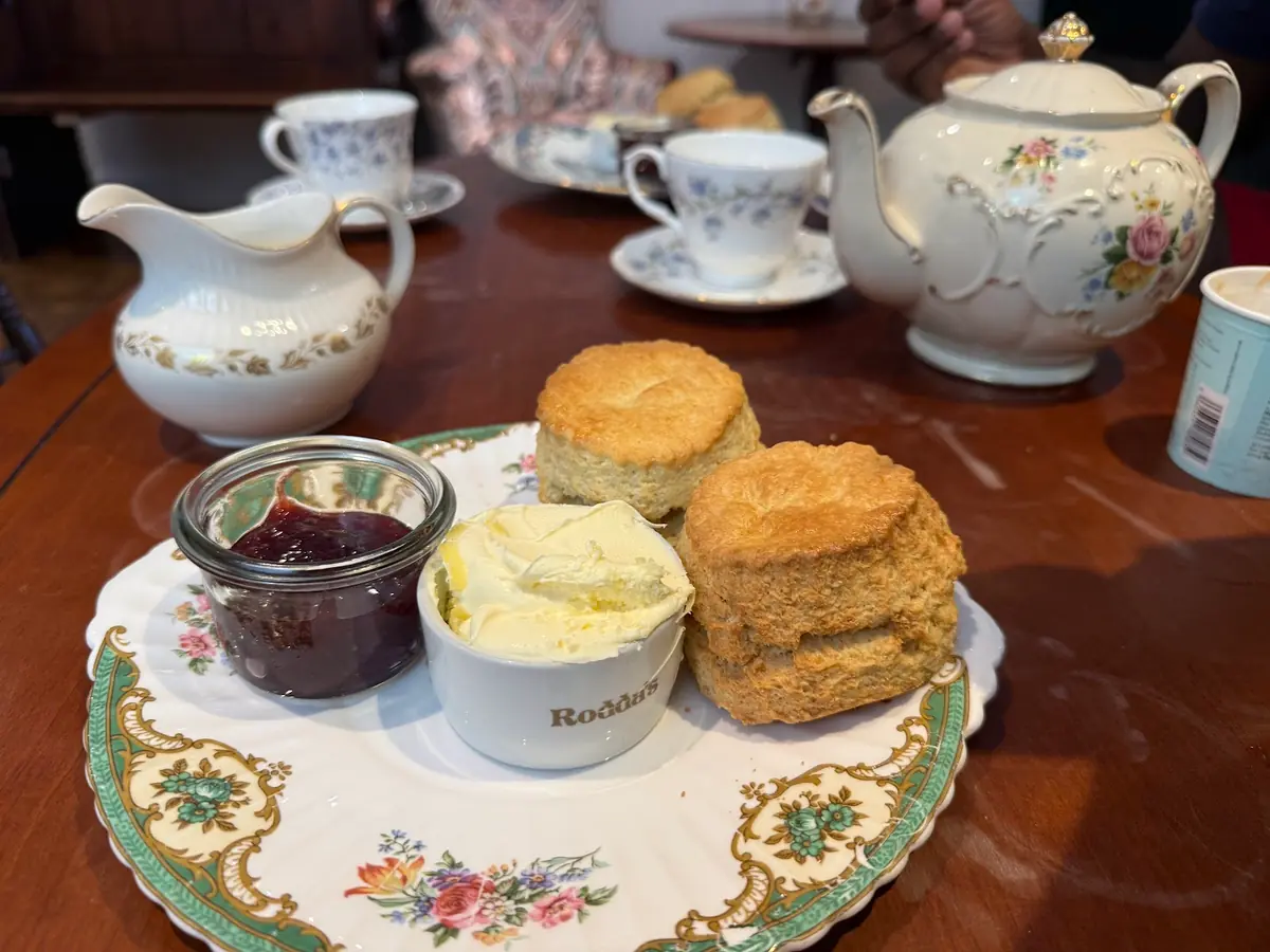 Gwenna Teahouse photo (photo 2 of 3)