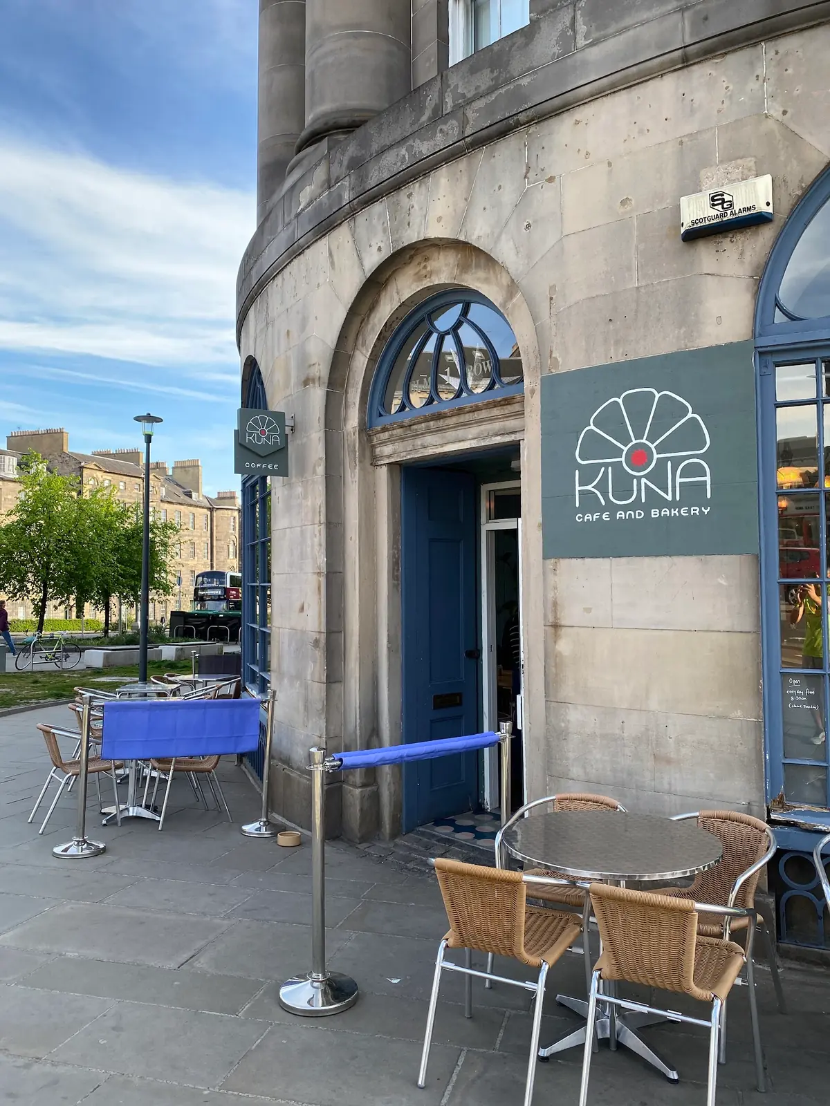 Kuna Cafe & Bakery