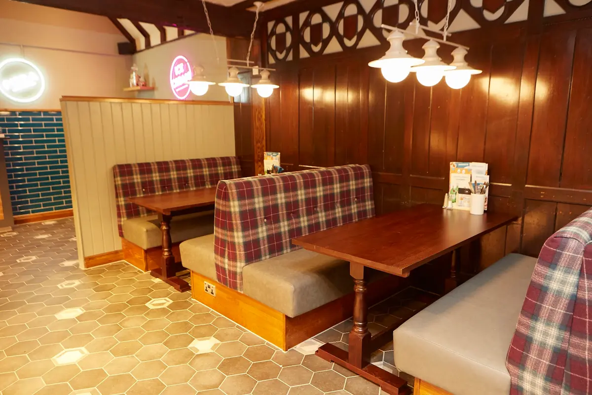 Crosspool Tavern photo (photo 1 of 3)