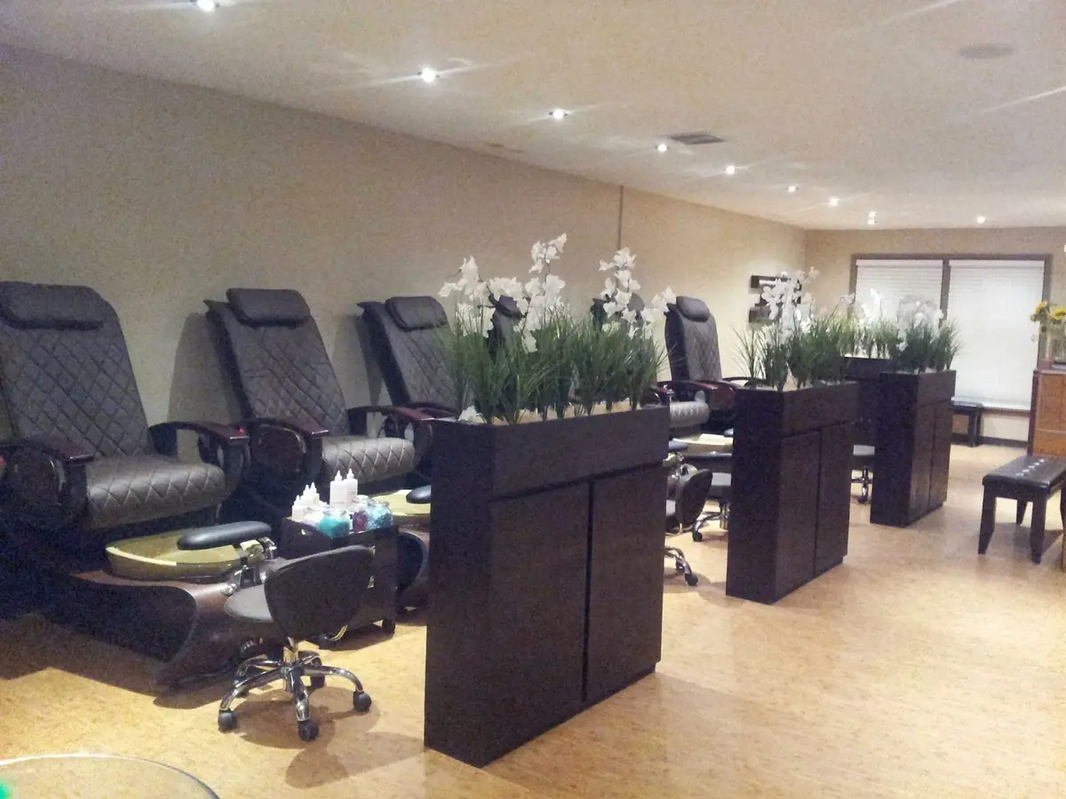 Envy Nail Bar photo (photo 1 of 3)