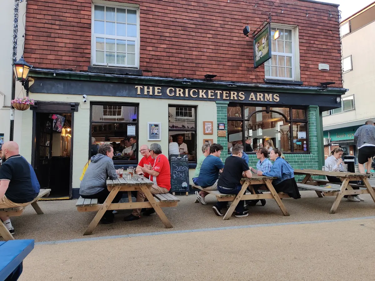 Inside The Cricketers, Southampton