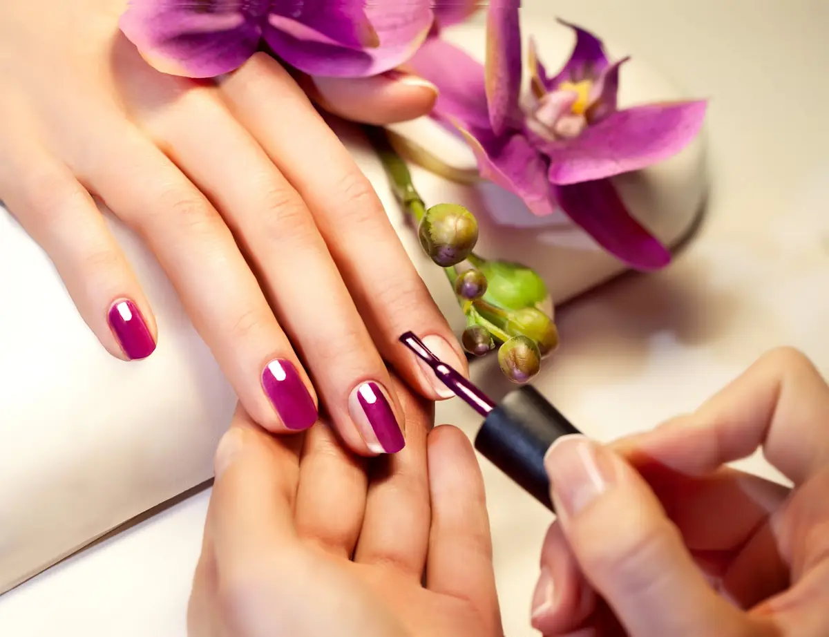 Station Nails