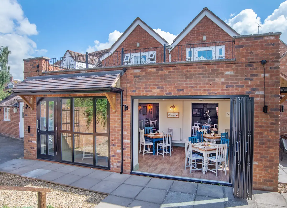 The Chequers Inn — Bars in Pershore