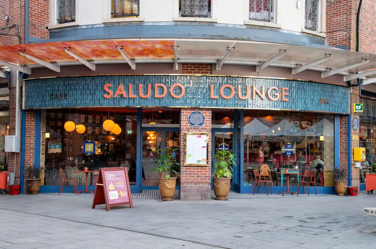 Saludo Lounge