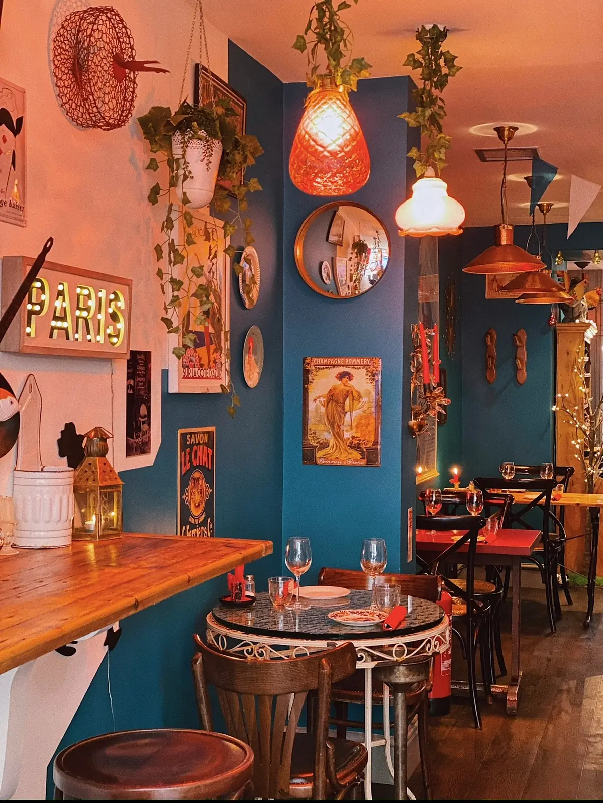 Chez Elles Bistroquet — Restaurants in London