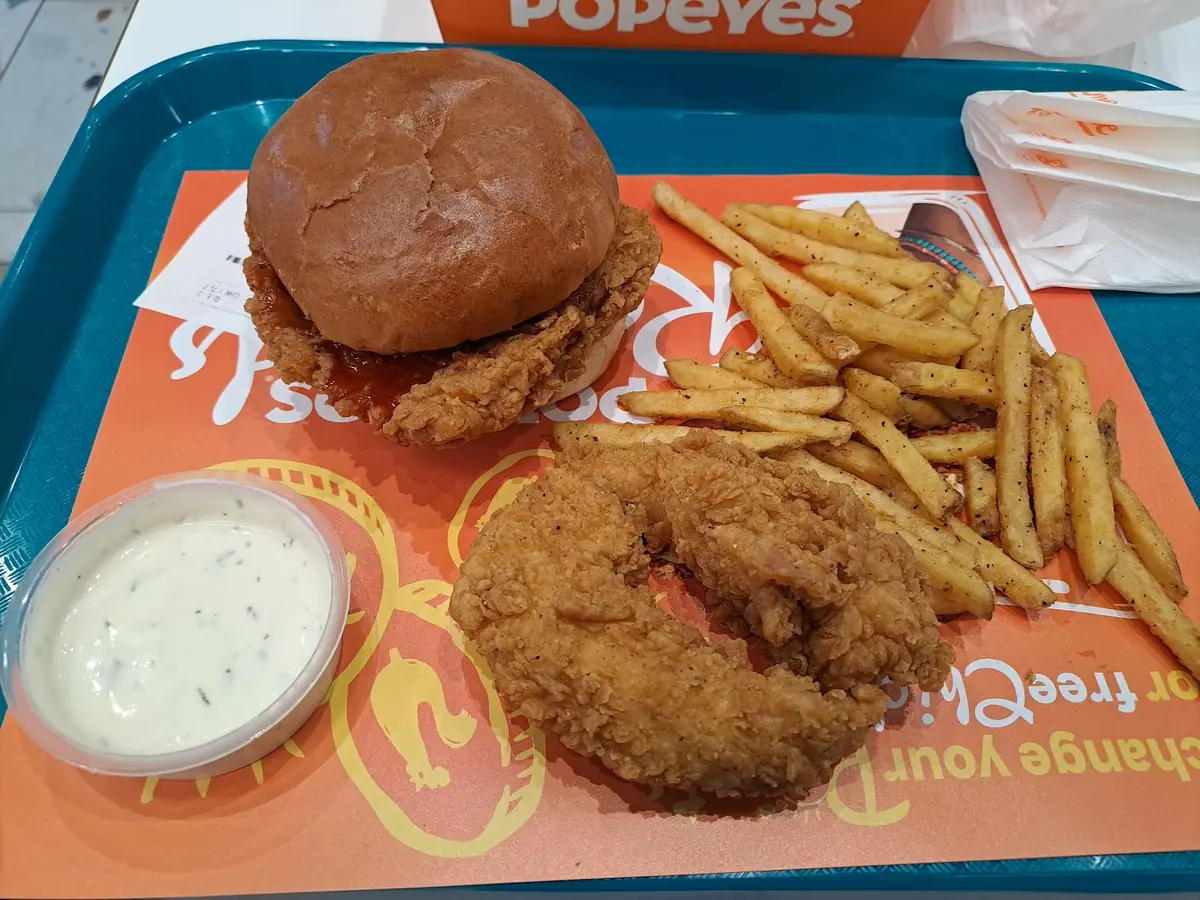 Popeyes Louisiana Chicken photo (photo 3 of 3)