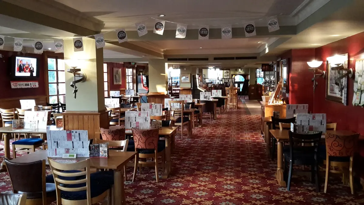 Inside The Bole Bridge, Tamworth