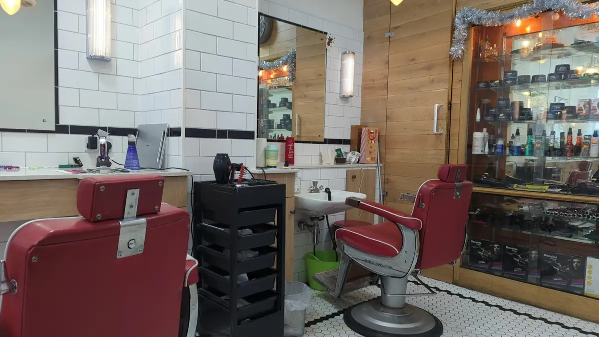 Peters Court Hairdressing photo (photo 1 of 3)