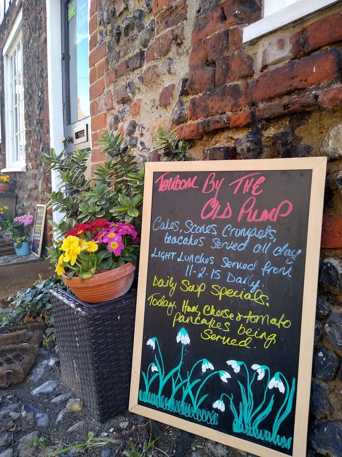 Read & Digest Tearoom By The Old Pump photo (photo 1 of 3)