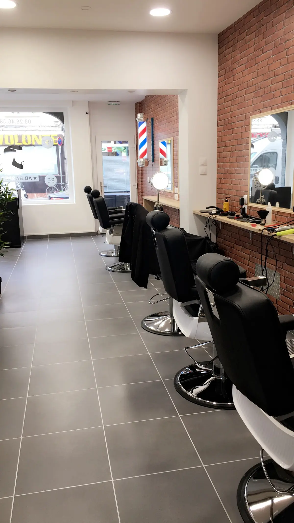 AB.BARBER Coiffeur & Barbier — Hair Salons in Reims