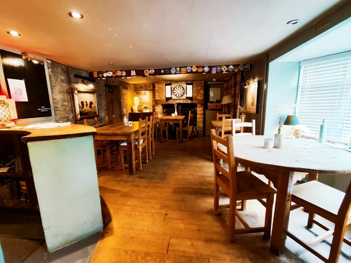 The Old Spotted Cow at Marston Meysey — Bars in Swindon