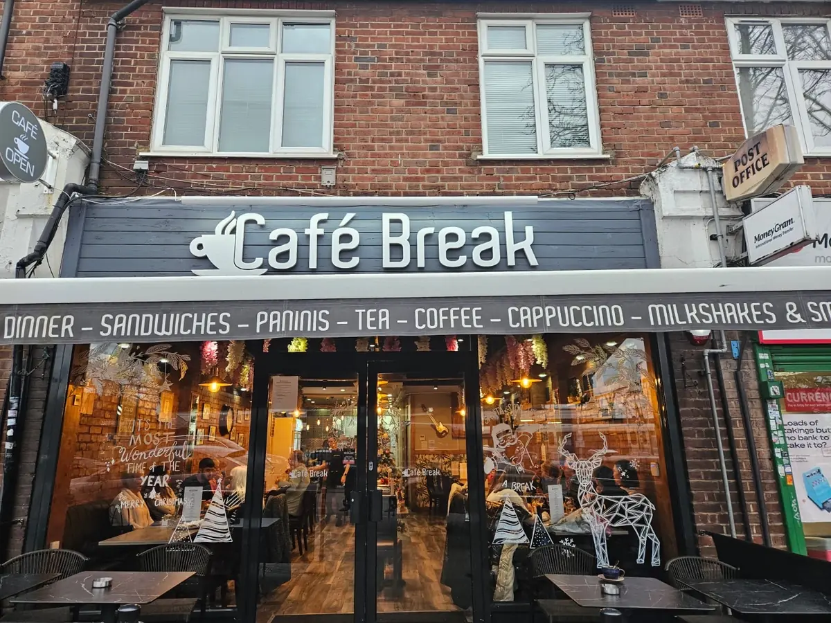 Inside Café Break, Romford